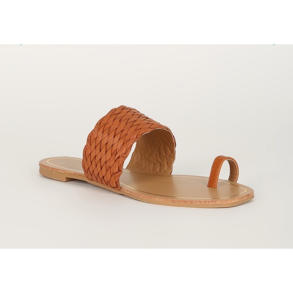 Cognac brown toe ring woven flat slip on sandals - Picture 2 of 7